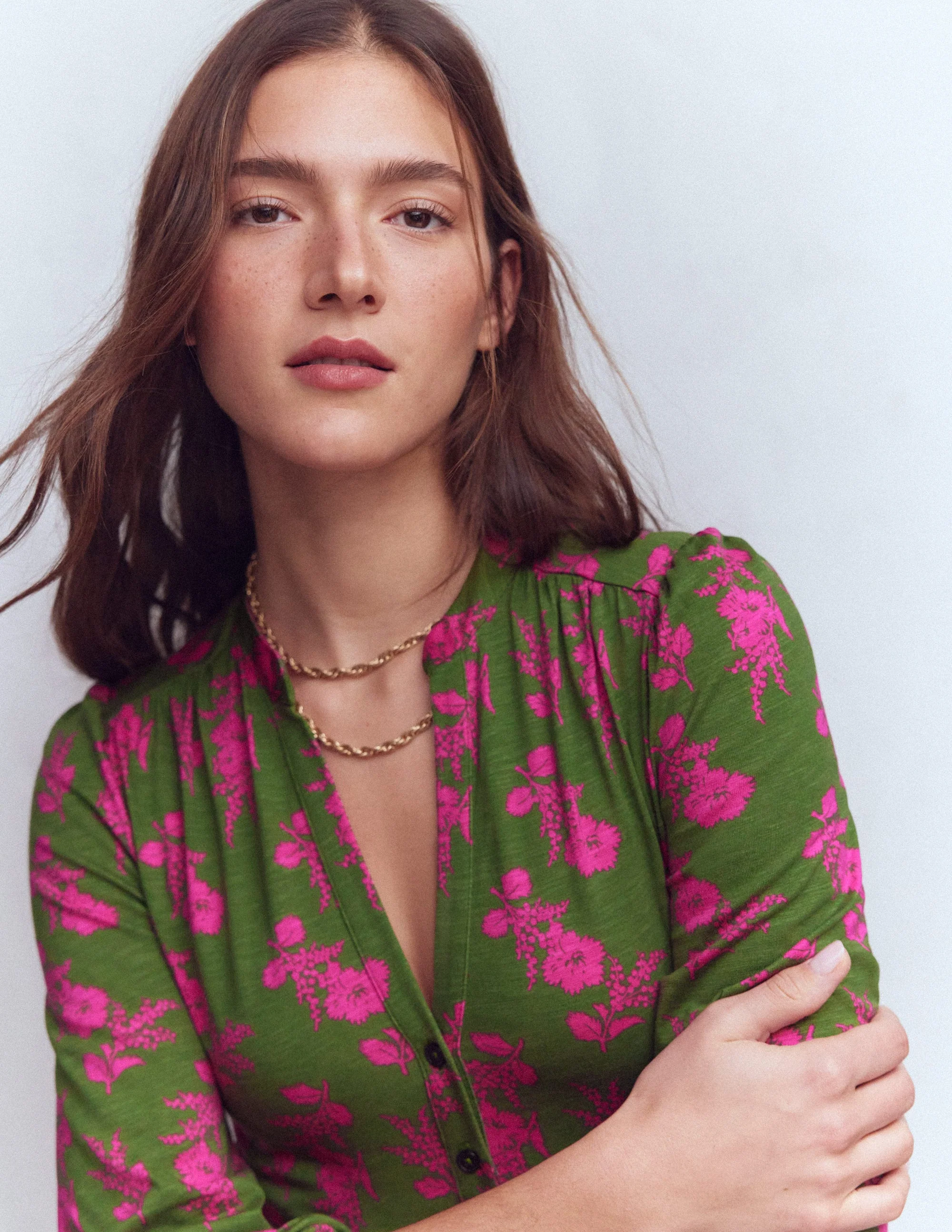 Amy Short Jersey Dress-Olive, Blossomy Sprig - Image 3