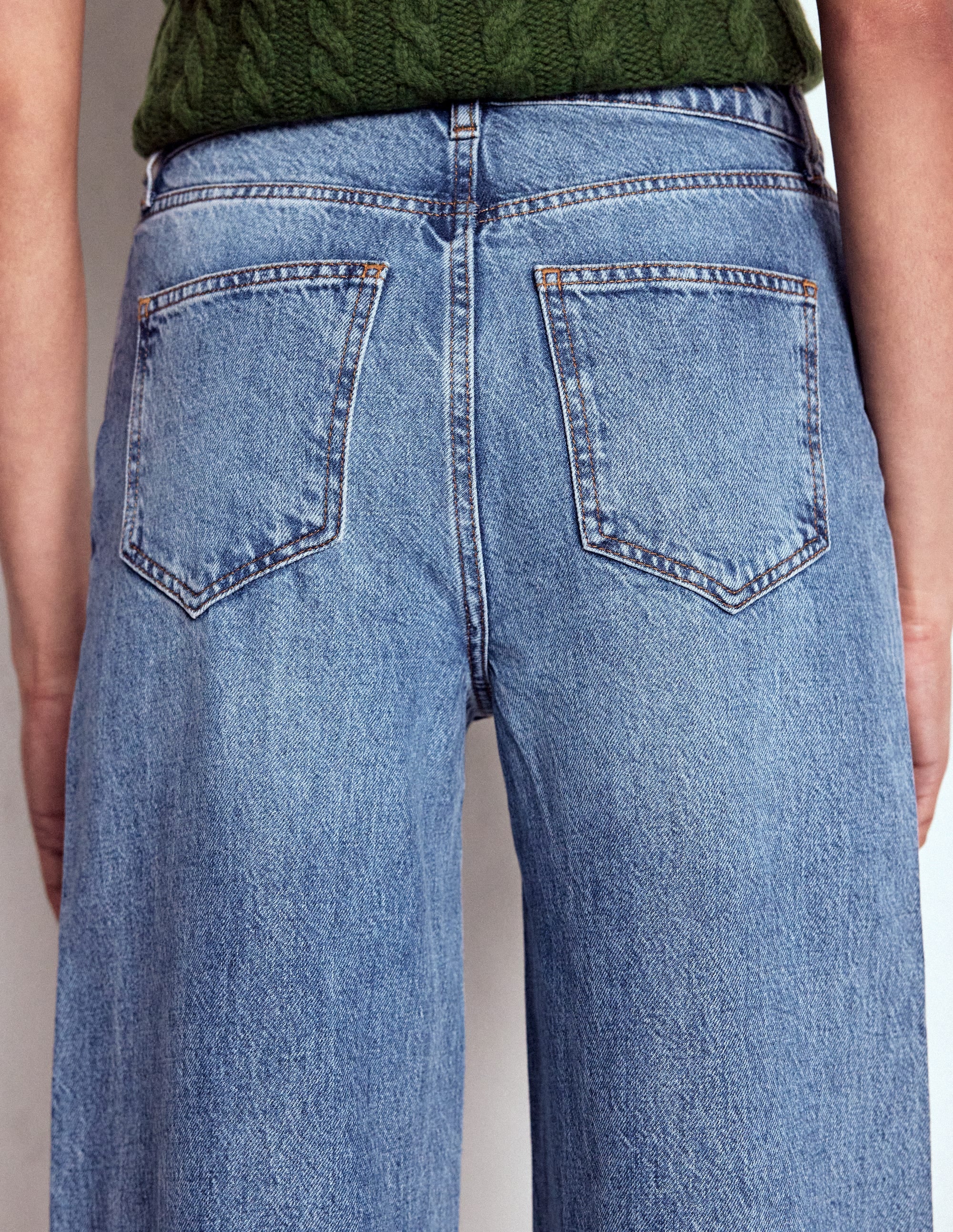 Relaxed Wide Leg  Jeans-Mid Vintage - Image 4
